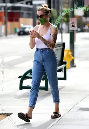 Ireland Baldwin / chloebaldwin... / irelandirelandireland nude photo #0676