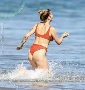 Ireland Baldwin / chloebaldwin... / irelandirelandireland nude photo #0695