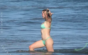 Ireland Baldwin / chloebaldwin... / irelandirelandireland nude photo #0699