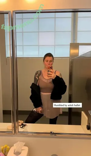 Ireland Baldwin / chloebaldwin... / irelandbasingerbaldwin / irelandirelandireland nude photo #0701