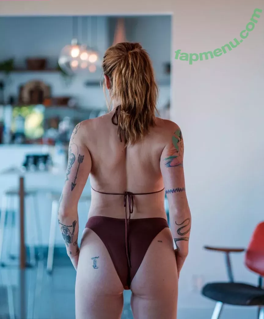 Ireland Baldwin nude photo #0018 (chloebaldwin... / irelandirelandireland)