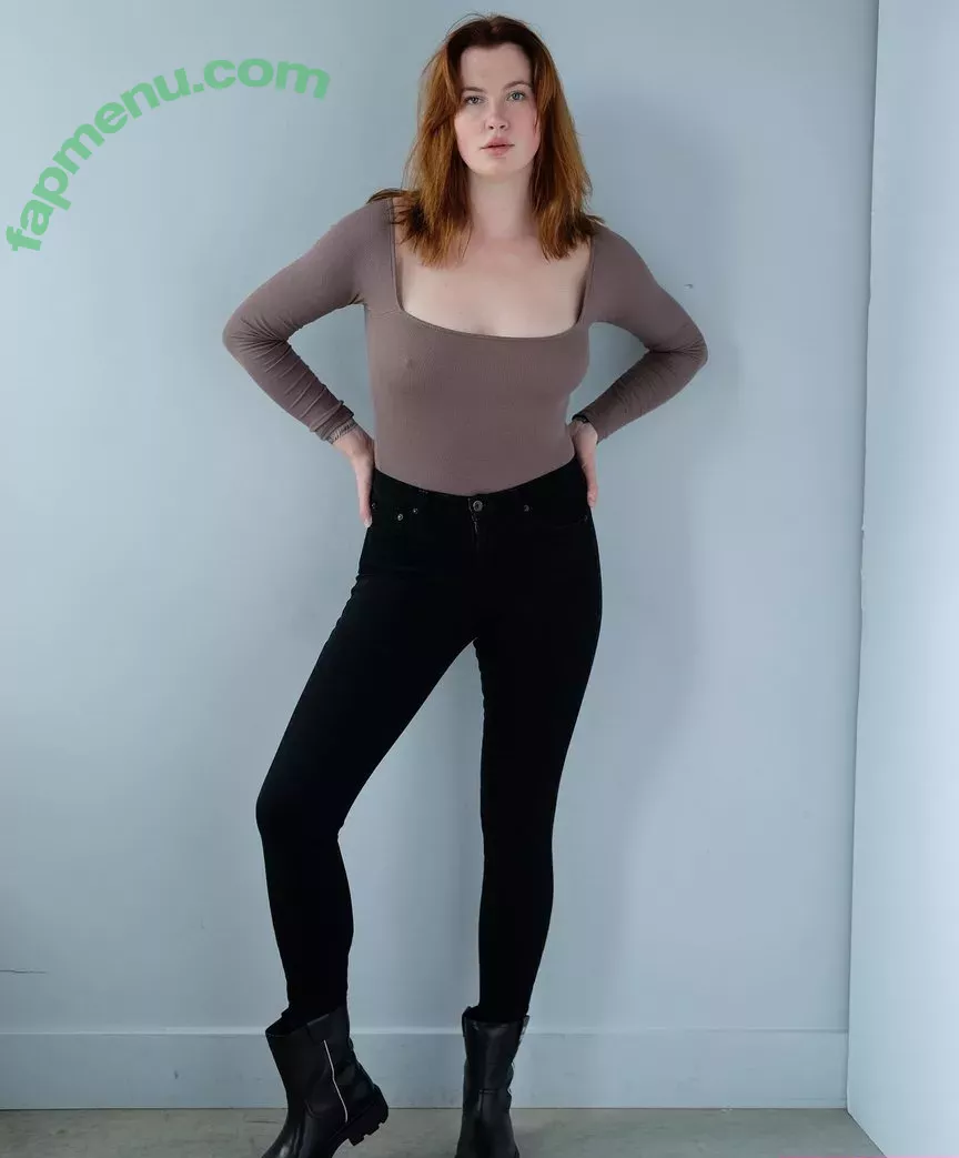 Ireland Baldwin nude photo #0043 (chloebaldwin... / irelandirelandireland)