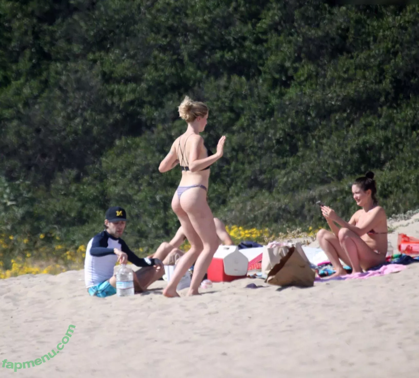 Ireland Baldwin nude photo #0395 (chloebaldwin... / irelandirelandireland)