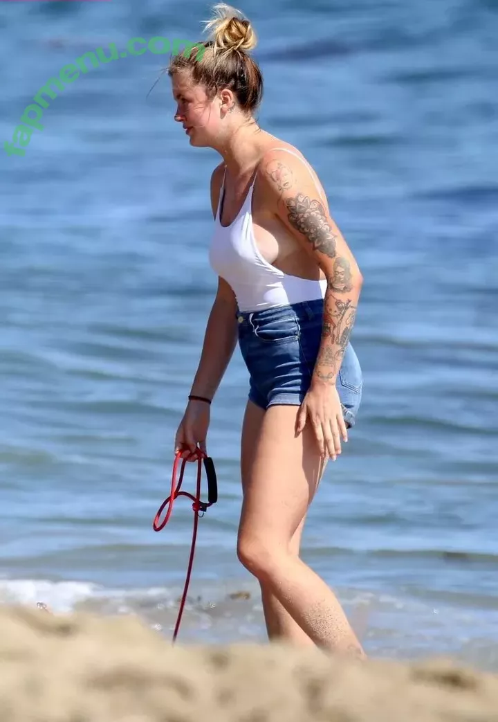 Ireland Baldwin nude photo #0484 (chloebaldwin... / irelandirelandireland)