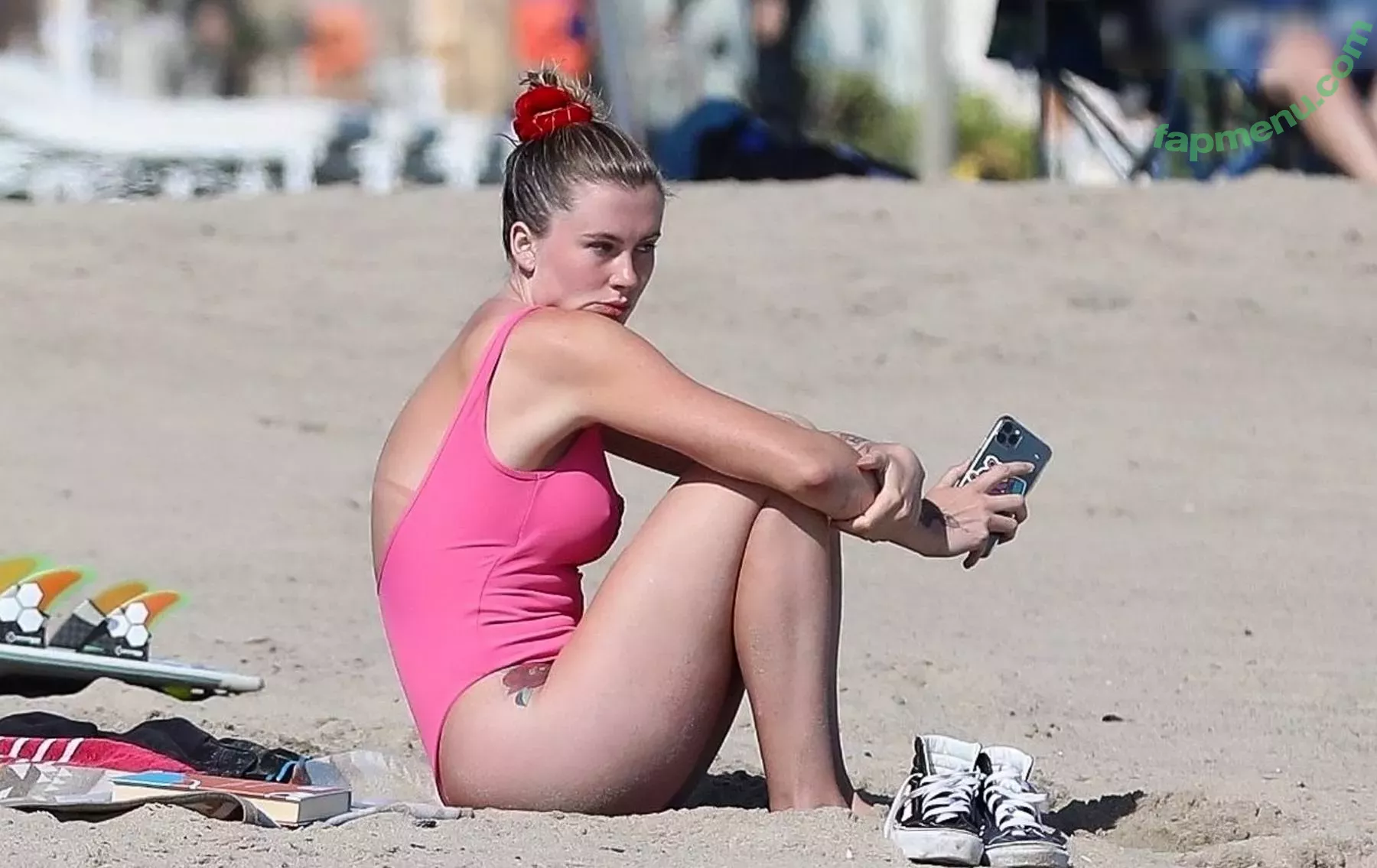 Ireland Baldwin nude photo #0511 (chloebaldwin... / irelandirelandireland)