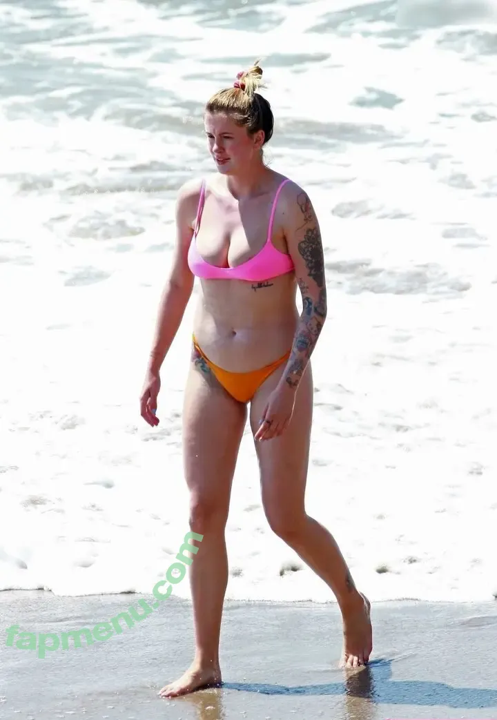 Ireland Baldwin nude photo #0515 (chloebaldwin... / irelandirelandireland)