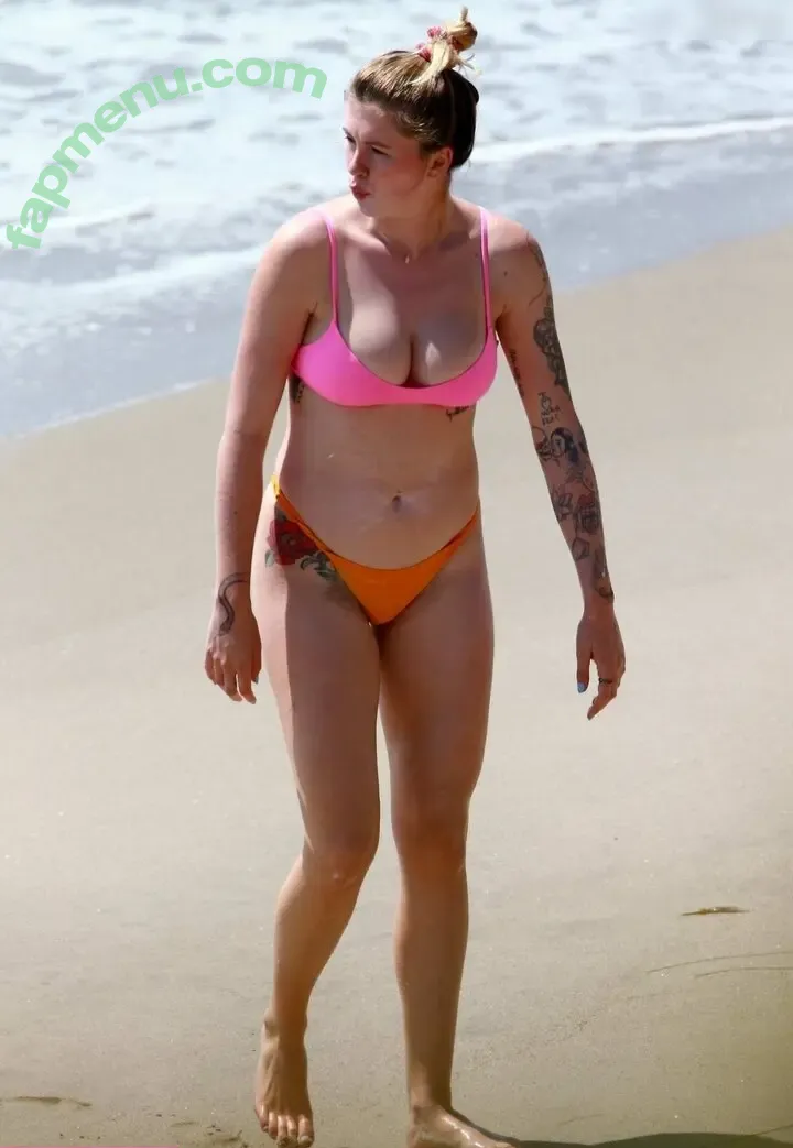 Ireland Baldwin nude photo #0523 (chloebaldwin... / irelandirelandireland)