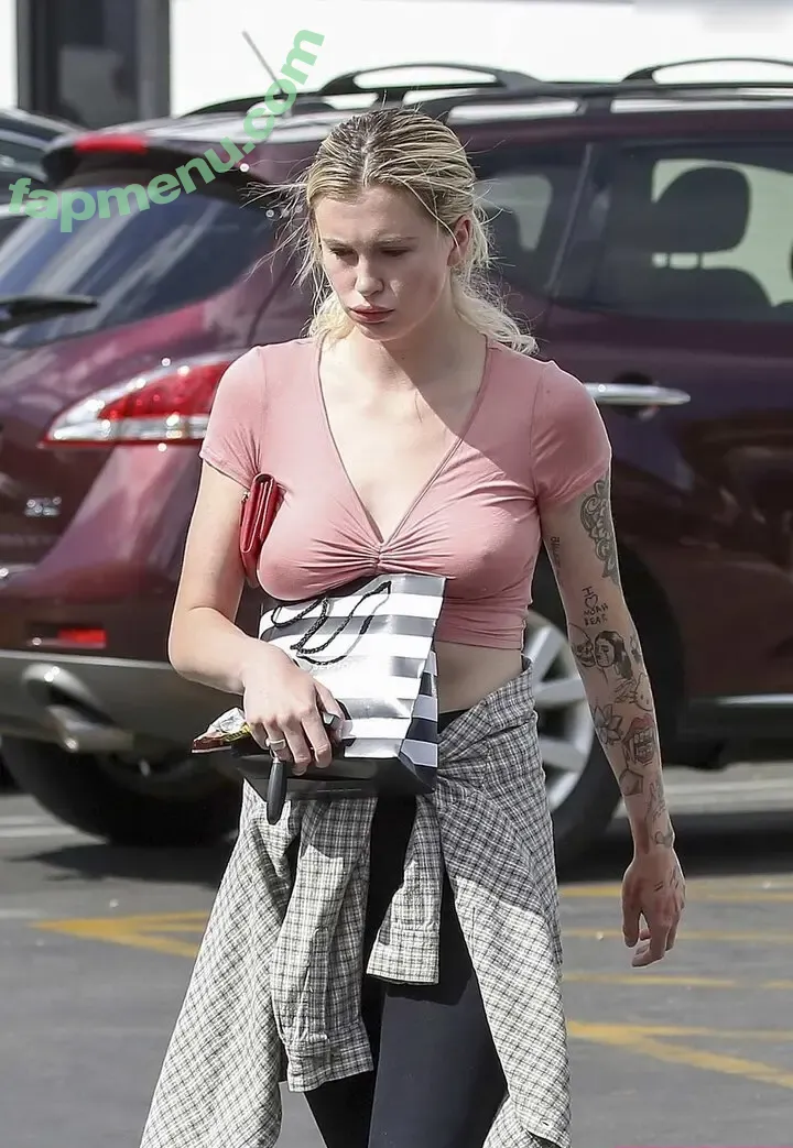 Ireland Baldwin nude photo #0592 (chloebaldwin... / irelandirelandireland)