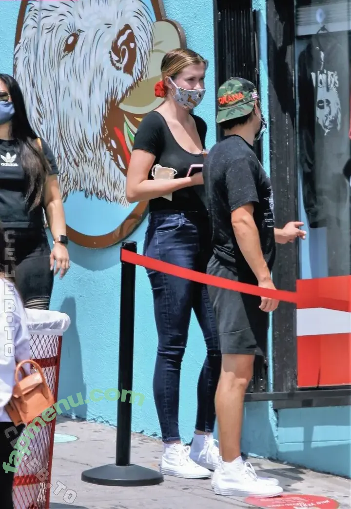 Ireland Baldwin nude photo #0667 (chloebaldwin... / irelandirelandireland)