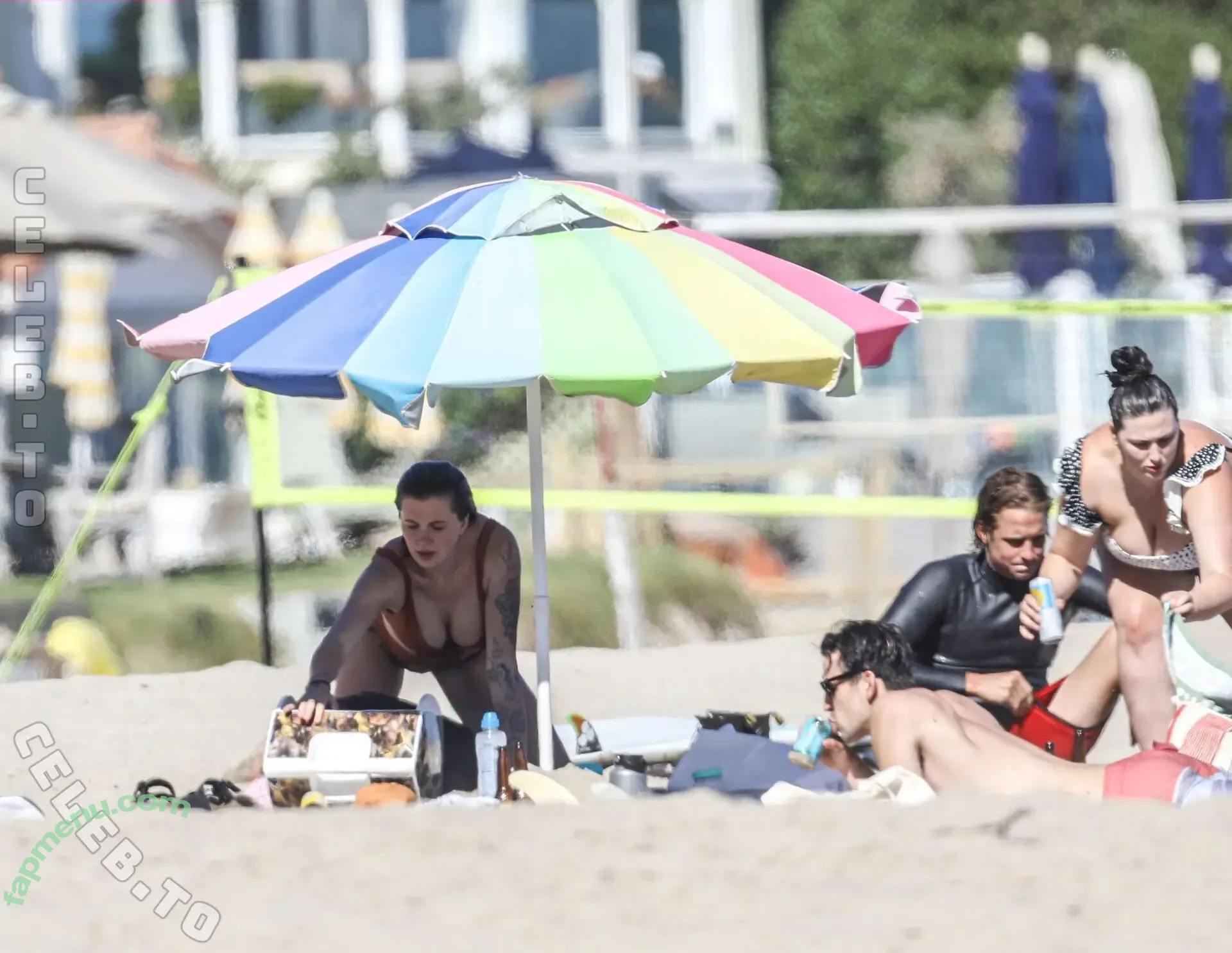 Ireland Baldwin nude photo #0684 (chloebaldwin... / irelandirelandireland)