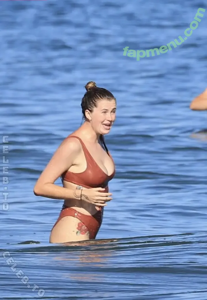 Ireland Baldwin nude photo #0687 (chloebaldwin... / irelandirelandireland)