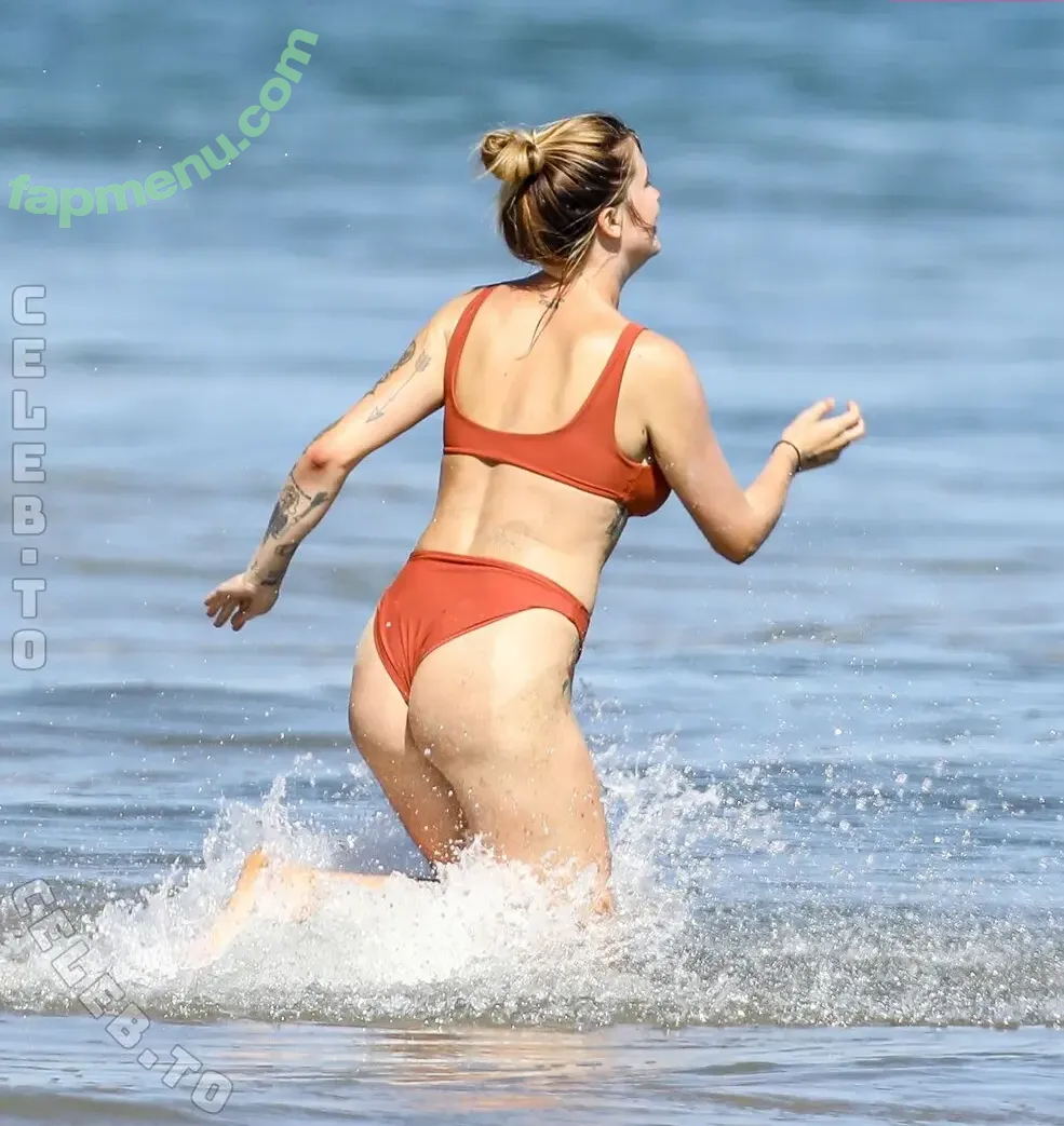 Ireland Baldwin nude photo #0695 (chloebaldwin... / irelandirelandireland)