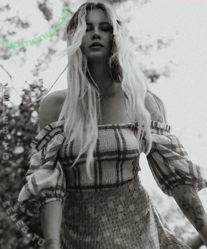 Ireland Baldwin nude photo #0700 (chloebaldwin... / irelandirelandireland)