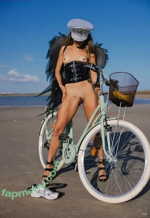 Irene Rouse / IreneRouse10 / sexygym_girl nude photo #1080