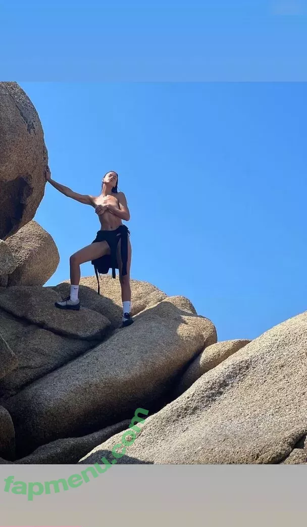 Irina Shayk nude photo #1107 (irinashayk / theirishayk)