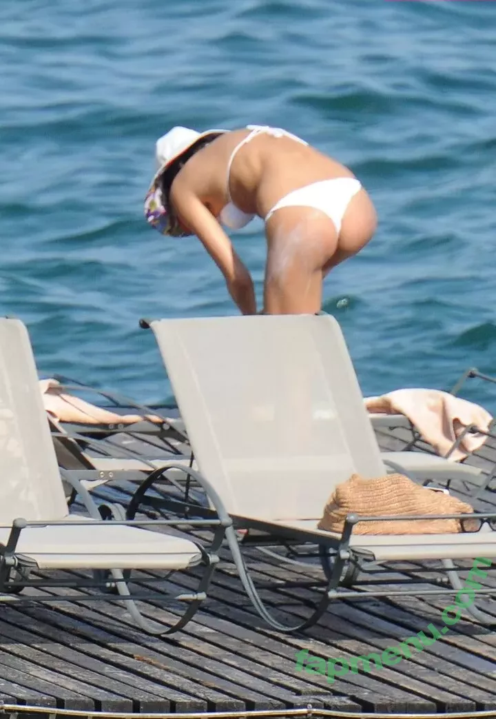 Irina Shayk nude photo #1266 (irinashayk / theirishayk)