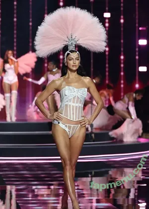 Irina Shayk / irinashayk / theirishayk nude photo #2025