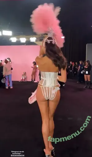 Irina Shayk / irinashayk / theirishayk nude photo #2038