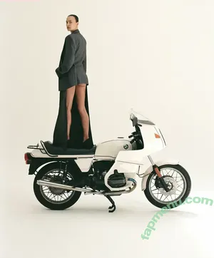 Irina Shayk / irinashayk / theirishayk nude photo #2072