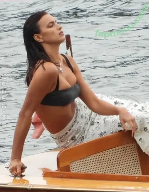 Irina Shayk / irinashayk / theirishayk nude photo #2468