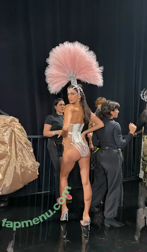 Irina Shayk nude photo #2036 (irinashayk / theirishayk)