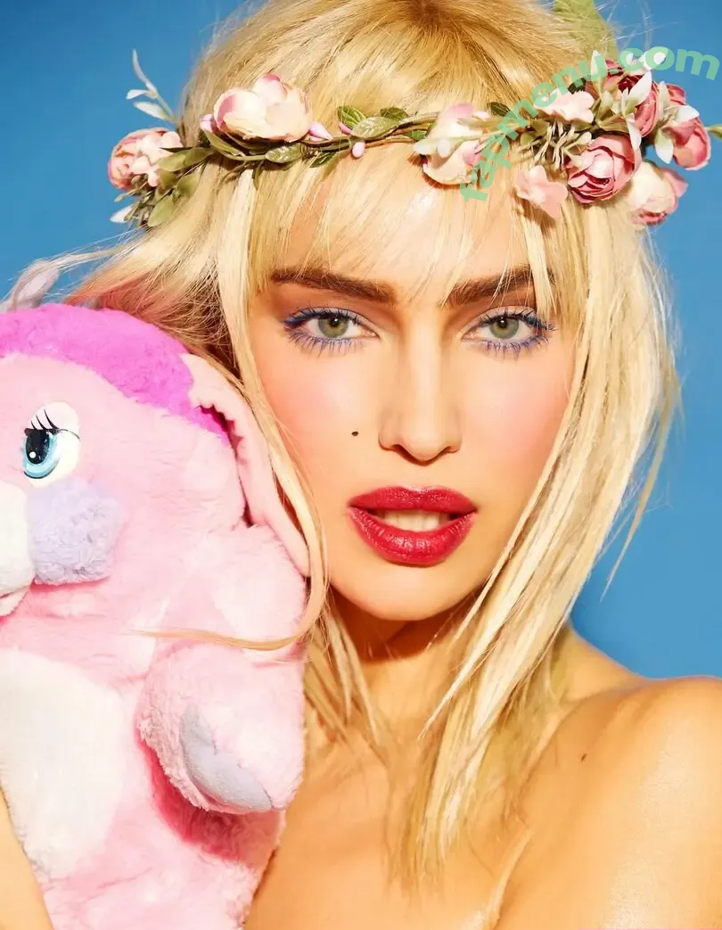 Irina Shayk nude photo #2044 (irinashayk / theirishayk)