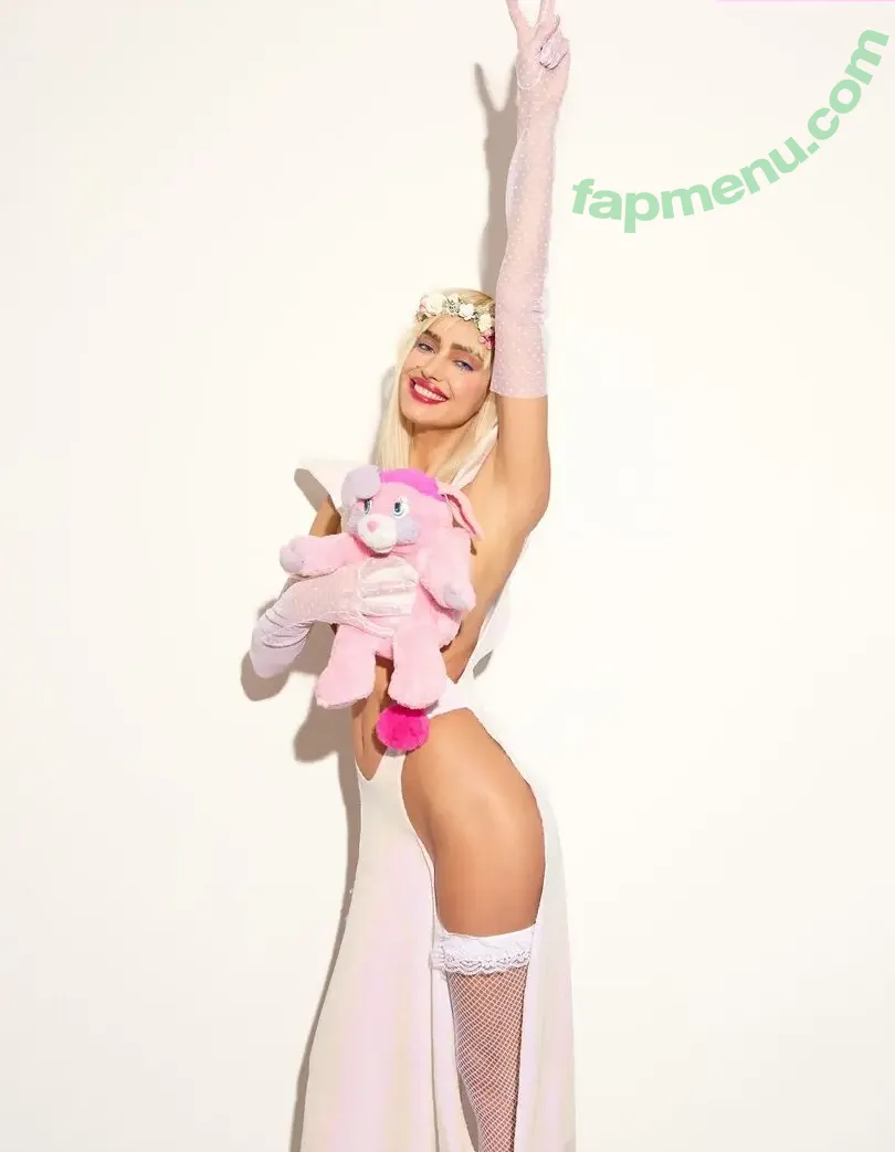 Irina Shayk nude photo #2048 (irinashayk / theirishayk)