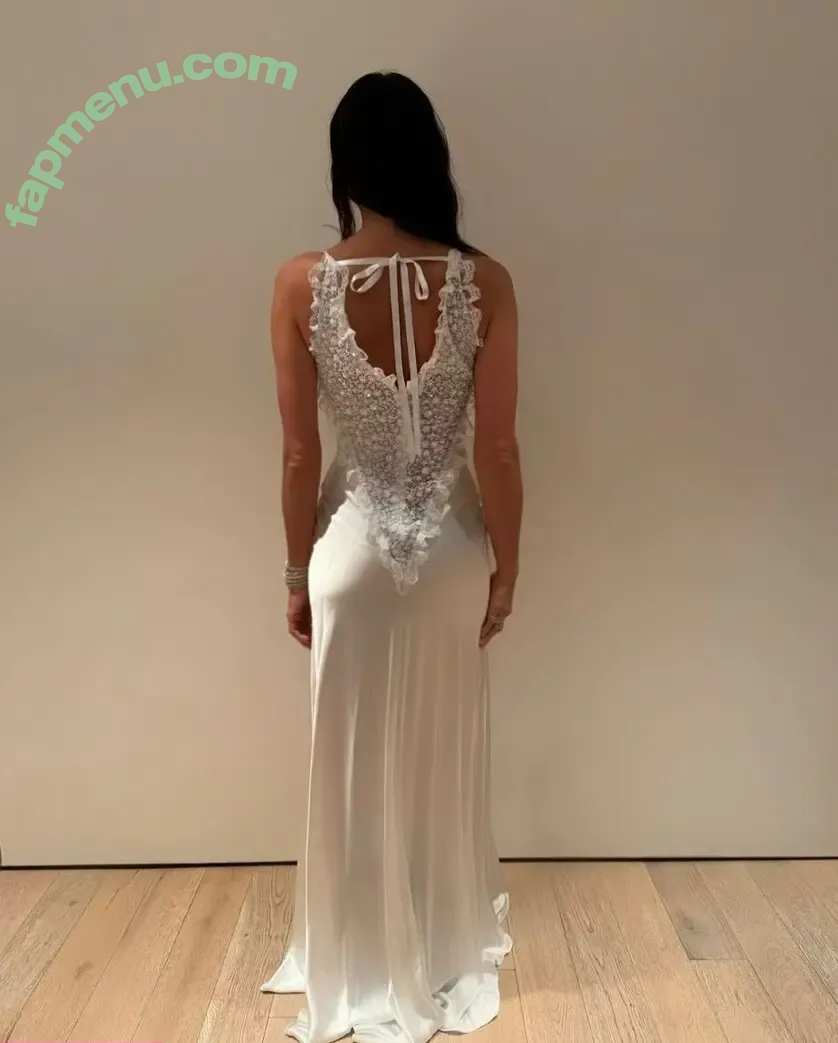 Irina Shayk nude photo #2062 (irinashayk / theirishayk)