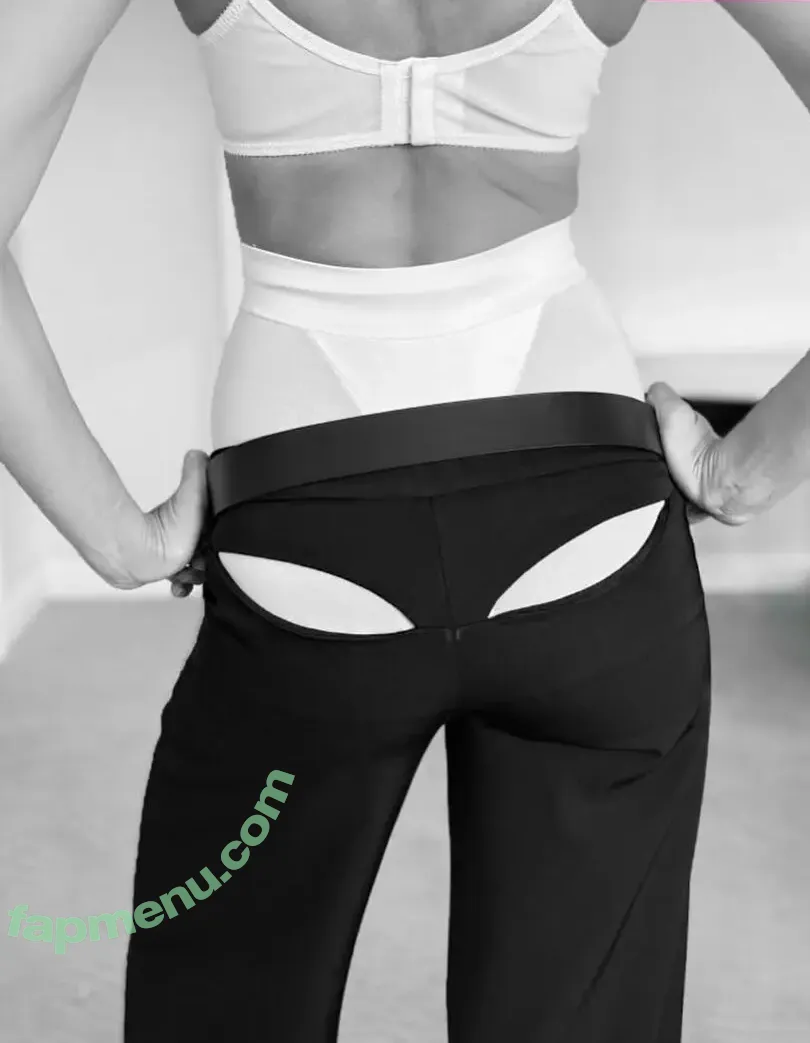 Irina Shayk nude photo #2088 (irinashayk / theirishayk)