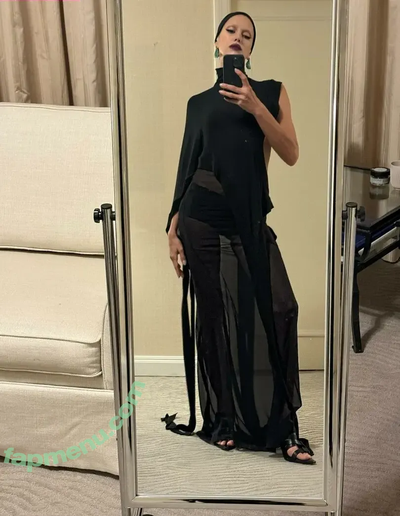 Irina Shayk nude photo #2195 (irinashayk / theirishayk)