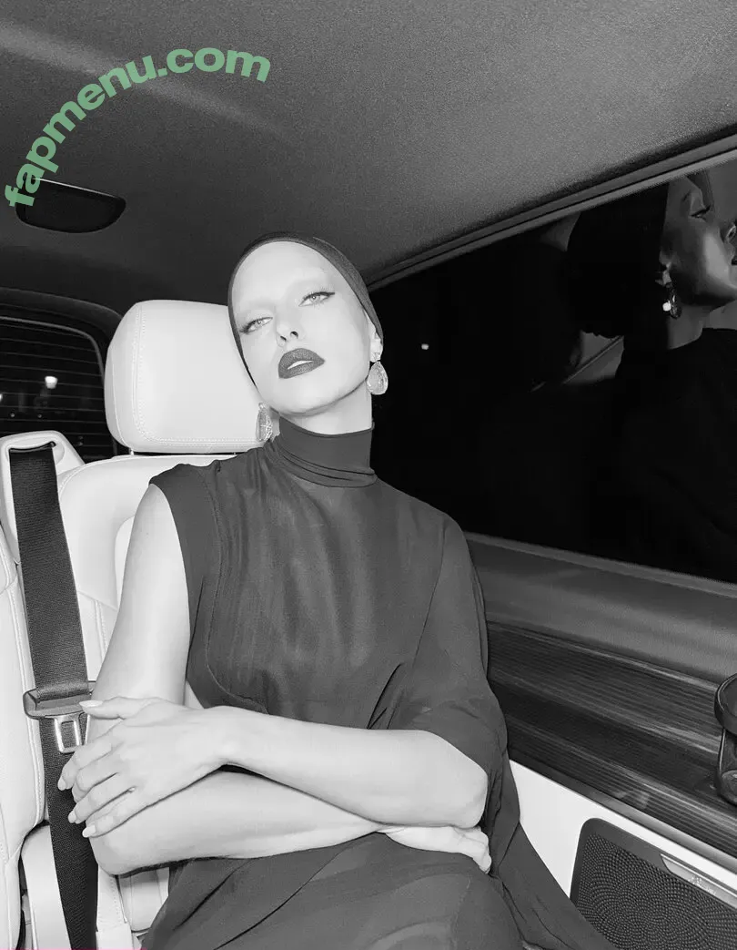 Irina Shayk nude photo #2201 (irinashayk / theirishayk)