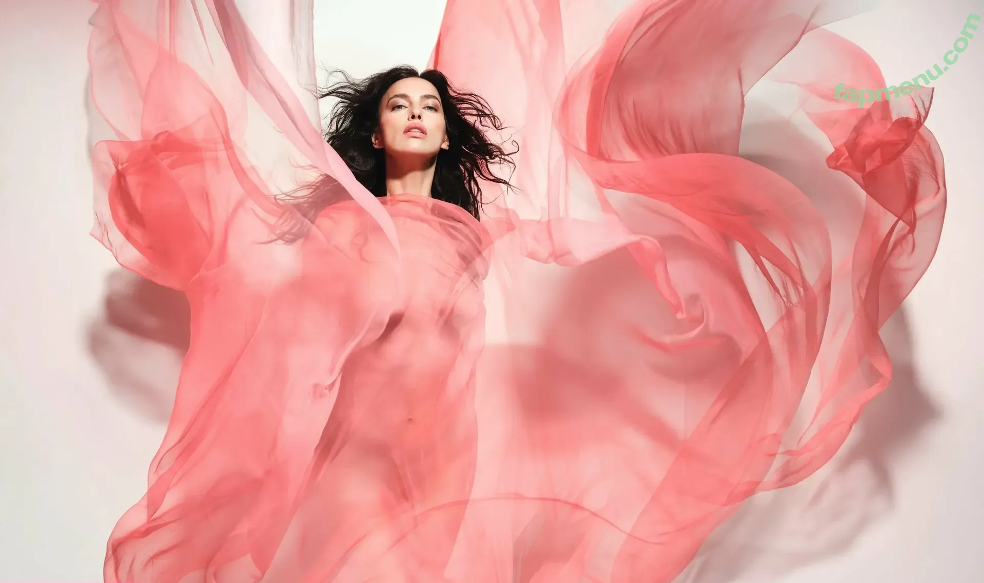 Irina Shayk nude photo #2271 (irinashayk / theirishayk)