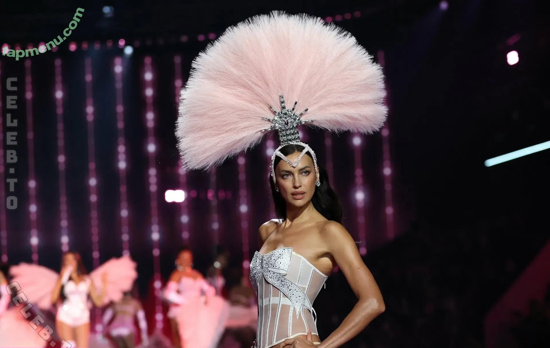 Irina Shayk nude photo #2292 (irinashayk / theirishayk)