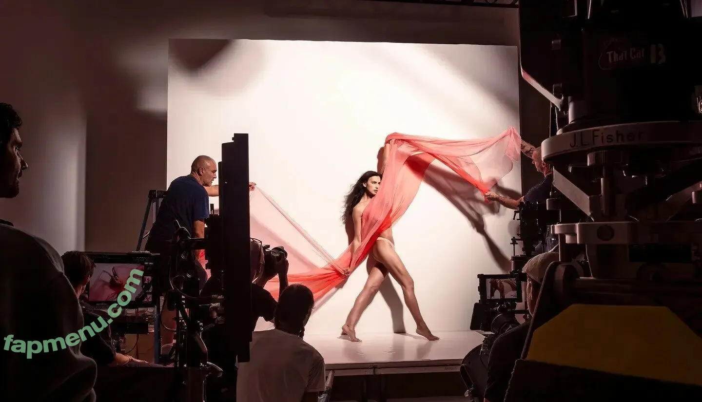 Irina Shayk nude photo #2316 (irinashayk / theirishayk)