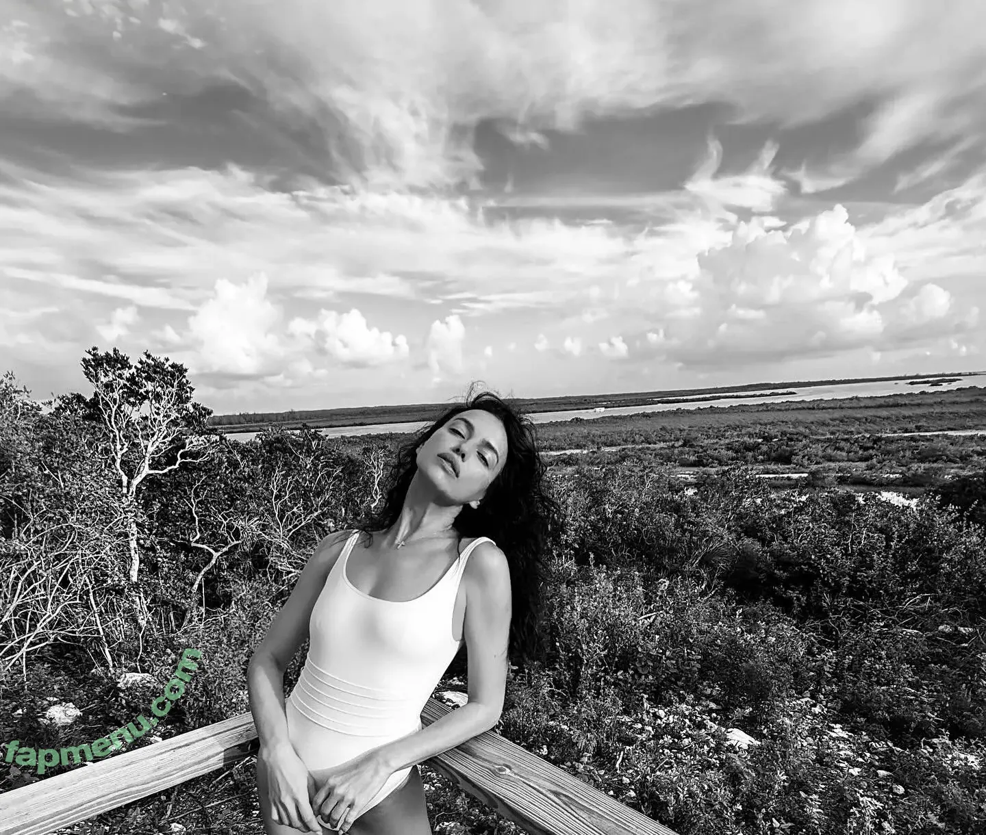 Irina Shayk nude photo #2323 (irinashayk / theirishayk)