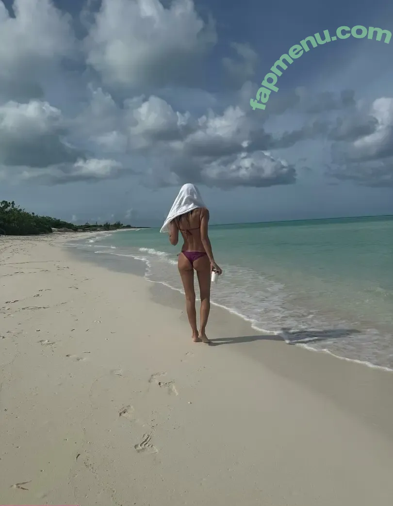 Irina Shayk nude photo #2325 (irinashayk / theirishayk)