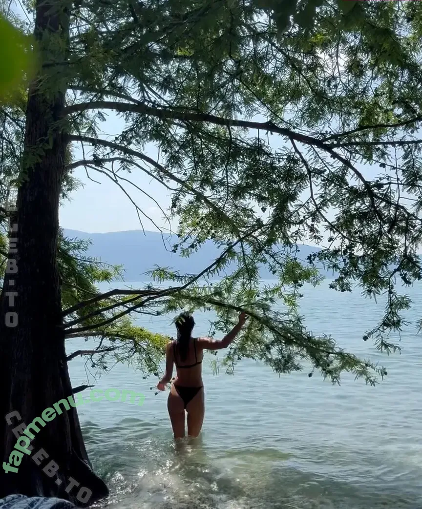 Irina Shayk nude photo #2378 (irinashayk / theirishayk)