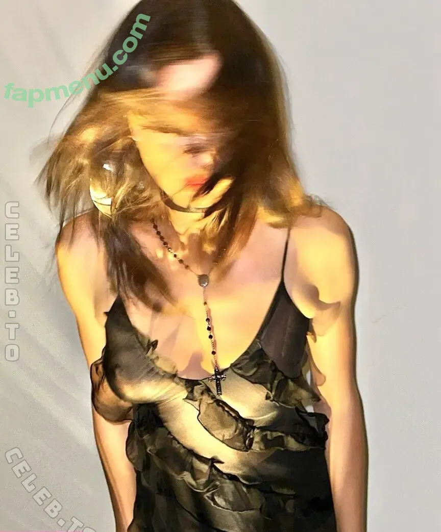 Irina Shayk nude photo #2480 (irinashayk / theirishayk)