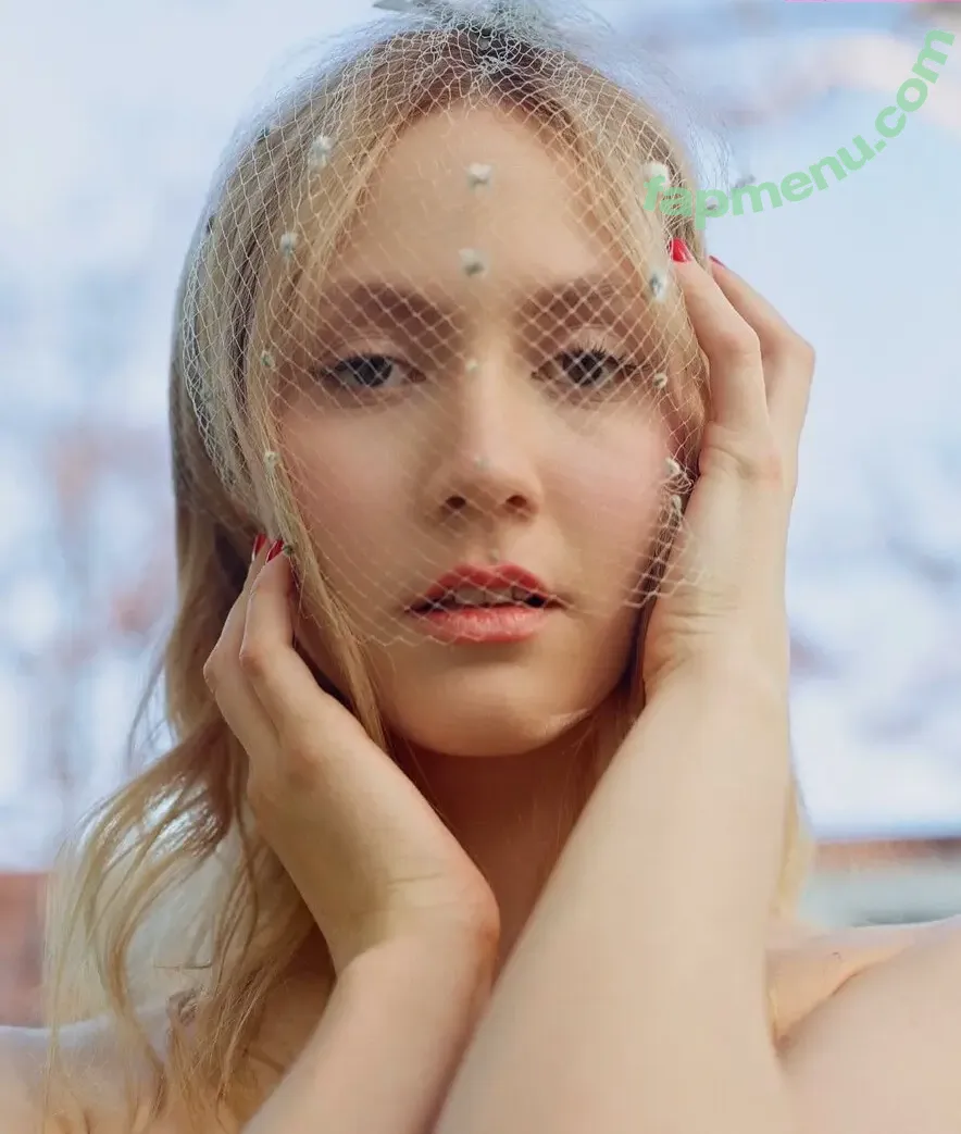 Iris Apatow nude photo #0145 (irisapatow)