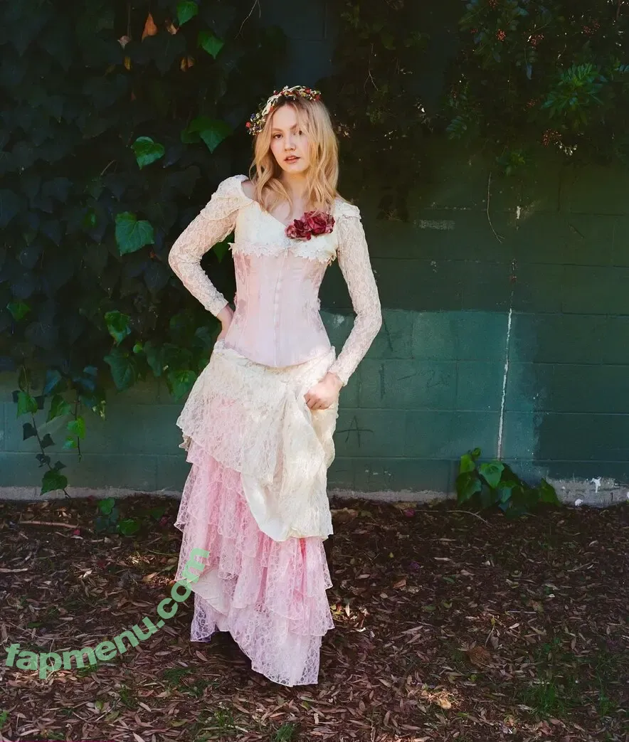 Iris Apatow nude photo #0146 (irisapatow)