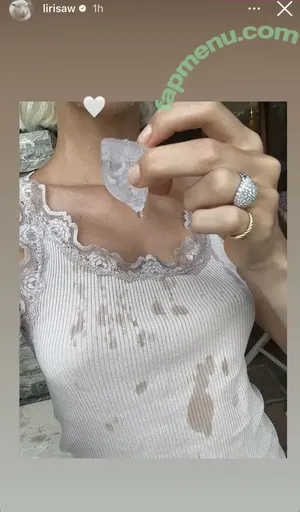 Iris Law nude
