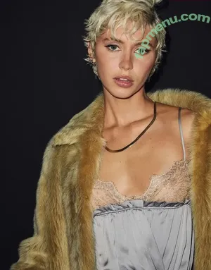 Iris Law / icelandicgirl69 / lirisaw nude photo #0345