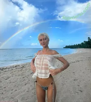 Iris Law / icelandicgirl69 / lirisaw nude photo #0375