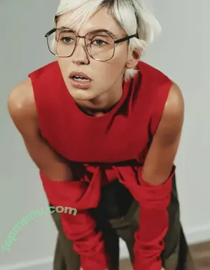 Iris Law / icelandicgirl69 / lirisaw nude photo #0389