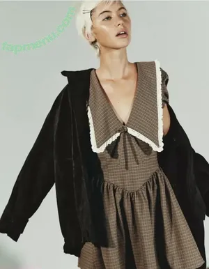 Iris Law / icelandicgirl69 / lirisaw nude photo #0397