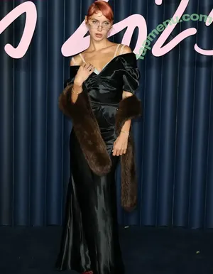 Iris Law / icelandicgirl69 / lirisaw nude photo #0420