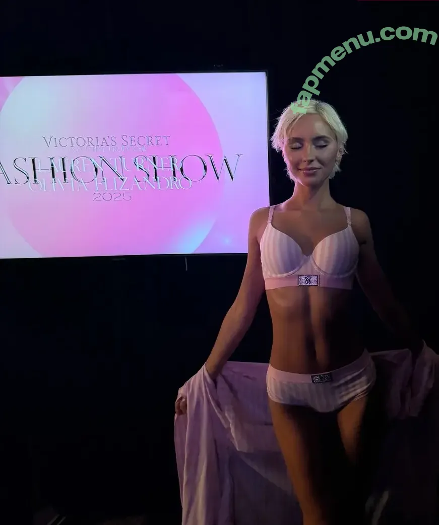 Iris Law nude photo #0365 (icelandicgirl69 / lirisaw)