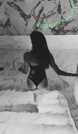 Iris Mittenaere / irismittenaere / summerxiris nude photo #0124