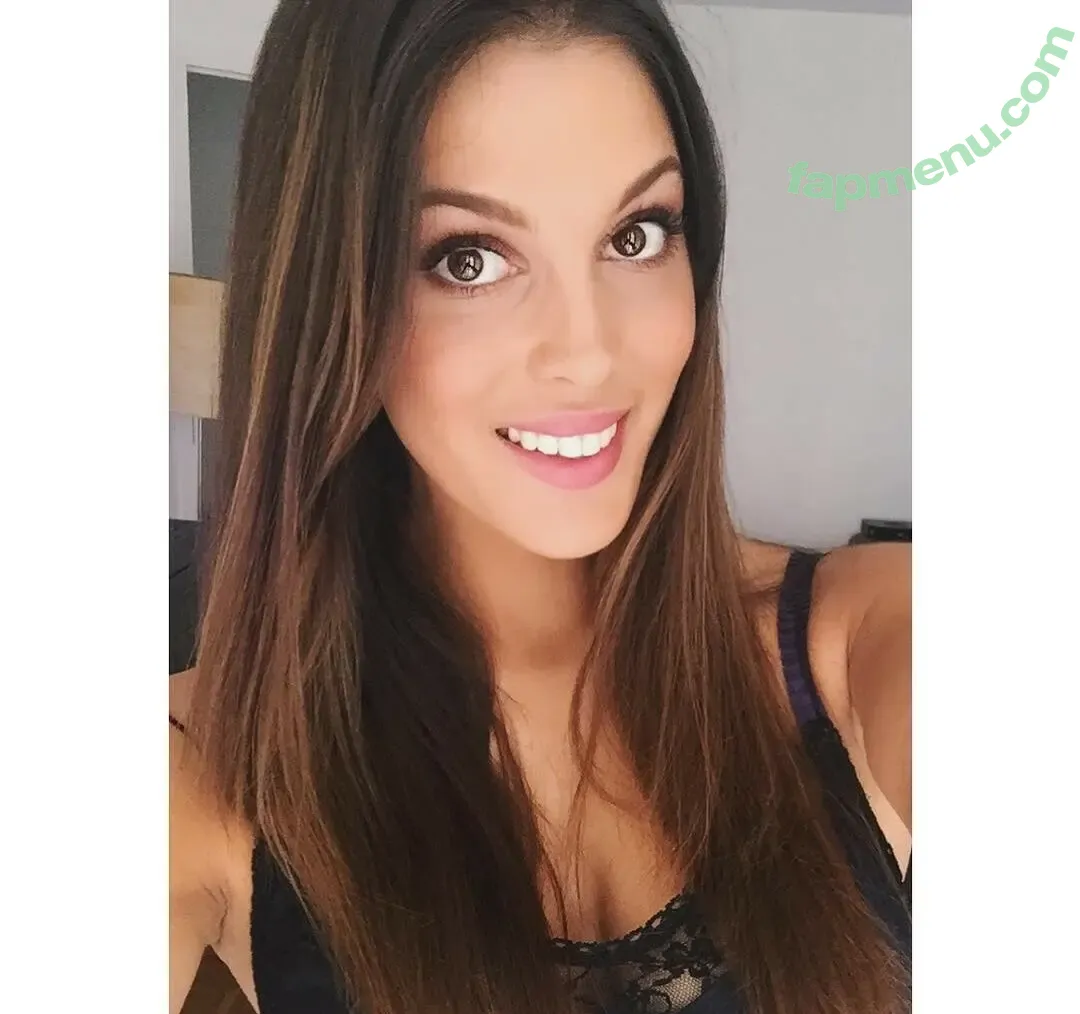Iris Mittenaere nude photo #0130 (irismittenaere / summerxiris)