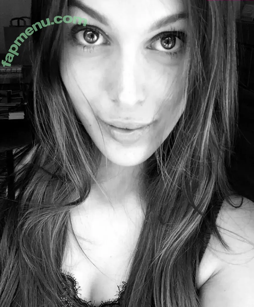 Iris Mittenaere nude photo #0131 (irismittenaere / summerxiris)